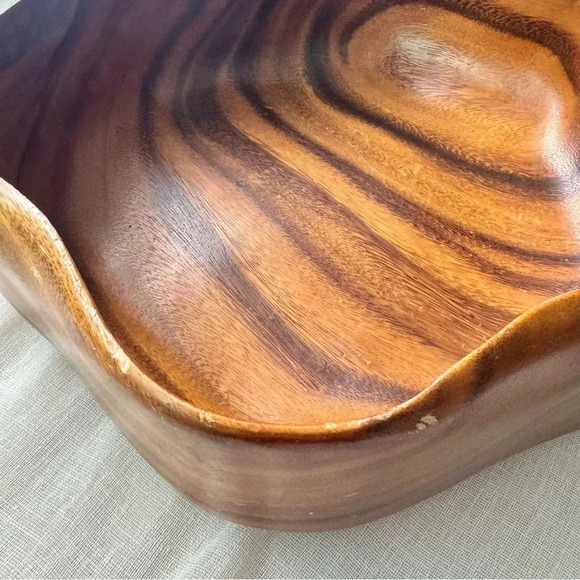 Vintage Extra Large Hexagon Scalloped Edge Carved Wooden Bowl - Picture 4 of 14